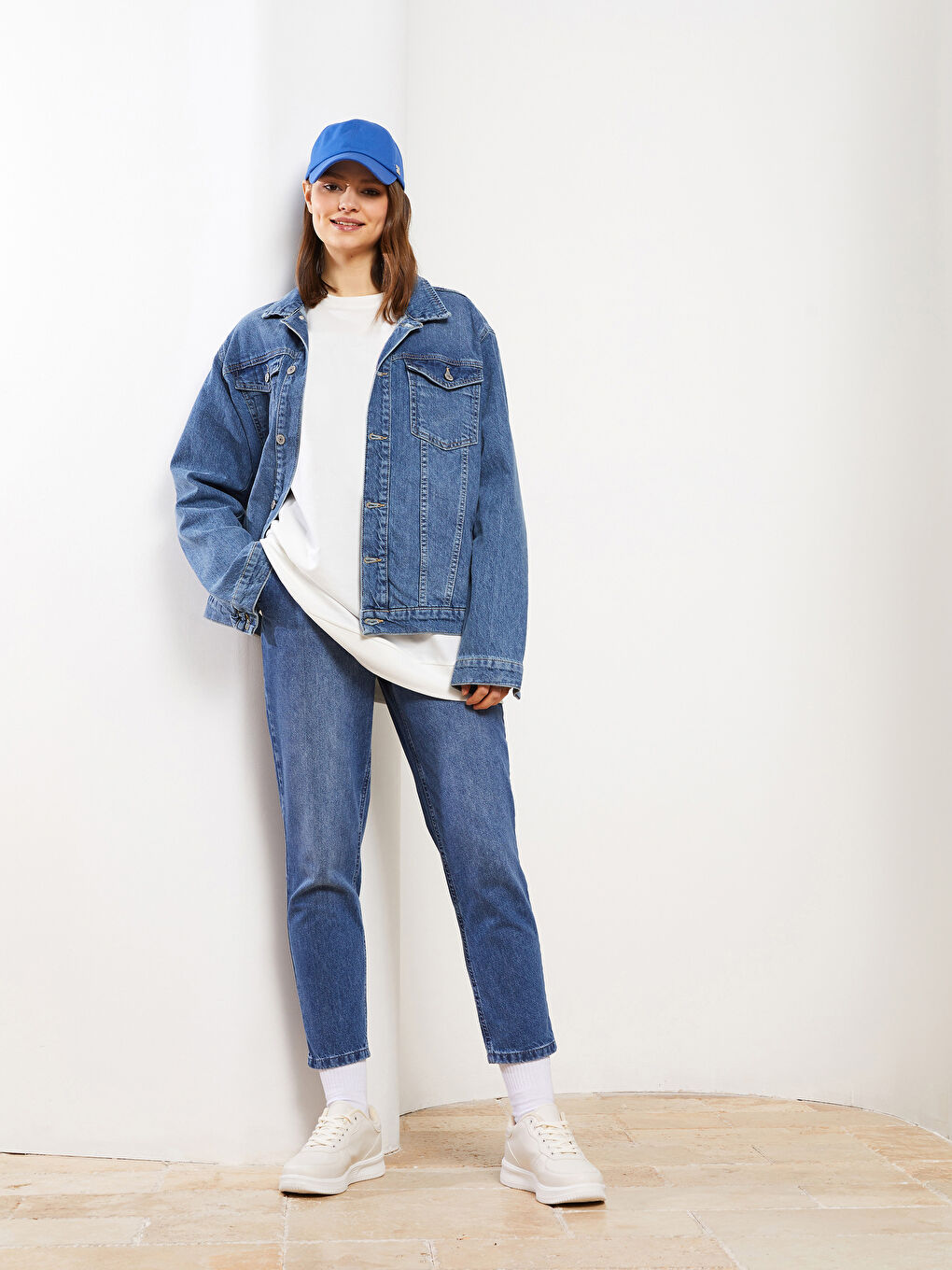 Blugi Rodeo pentru Femei cu Buzunare Detaliate și Croială Confortabilă