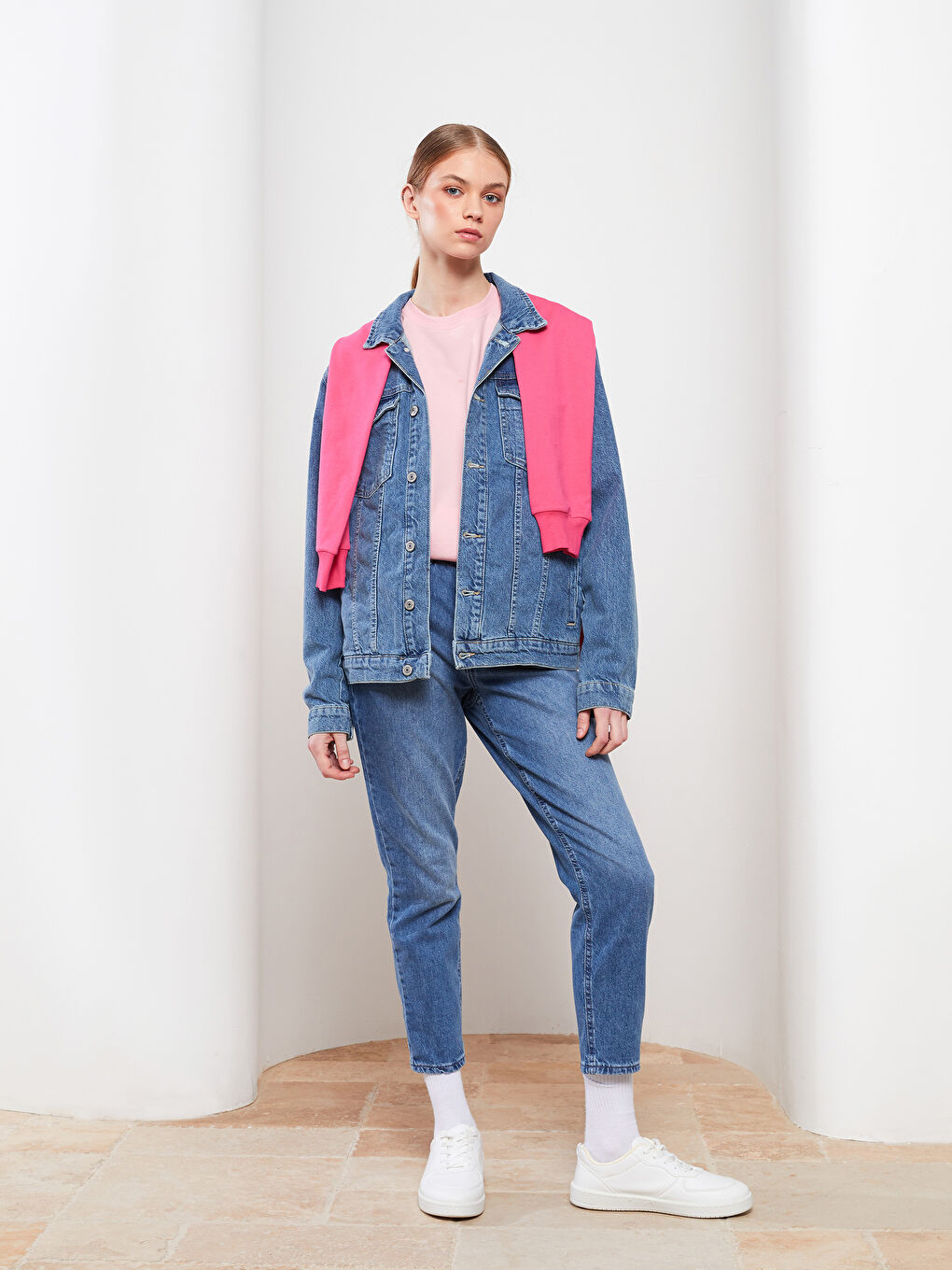 İndigo Standart Fit Cep Detaylı Kadın Rodeo Jean Pantolon