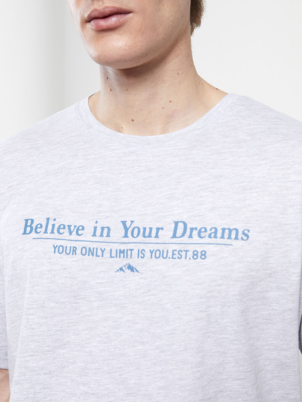 تيشيرت أوفراسايز ياقة دائرية كم قصير مطبوع جيرسي للرجال-8