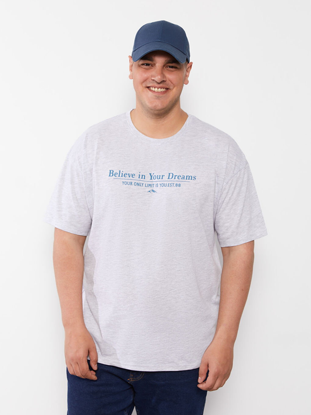 تيشيرت أوفراسايز ياقة دائرية كم قصير مطبوع جيرسي للرجال-1