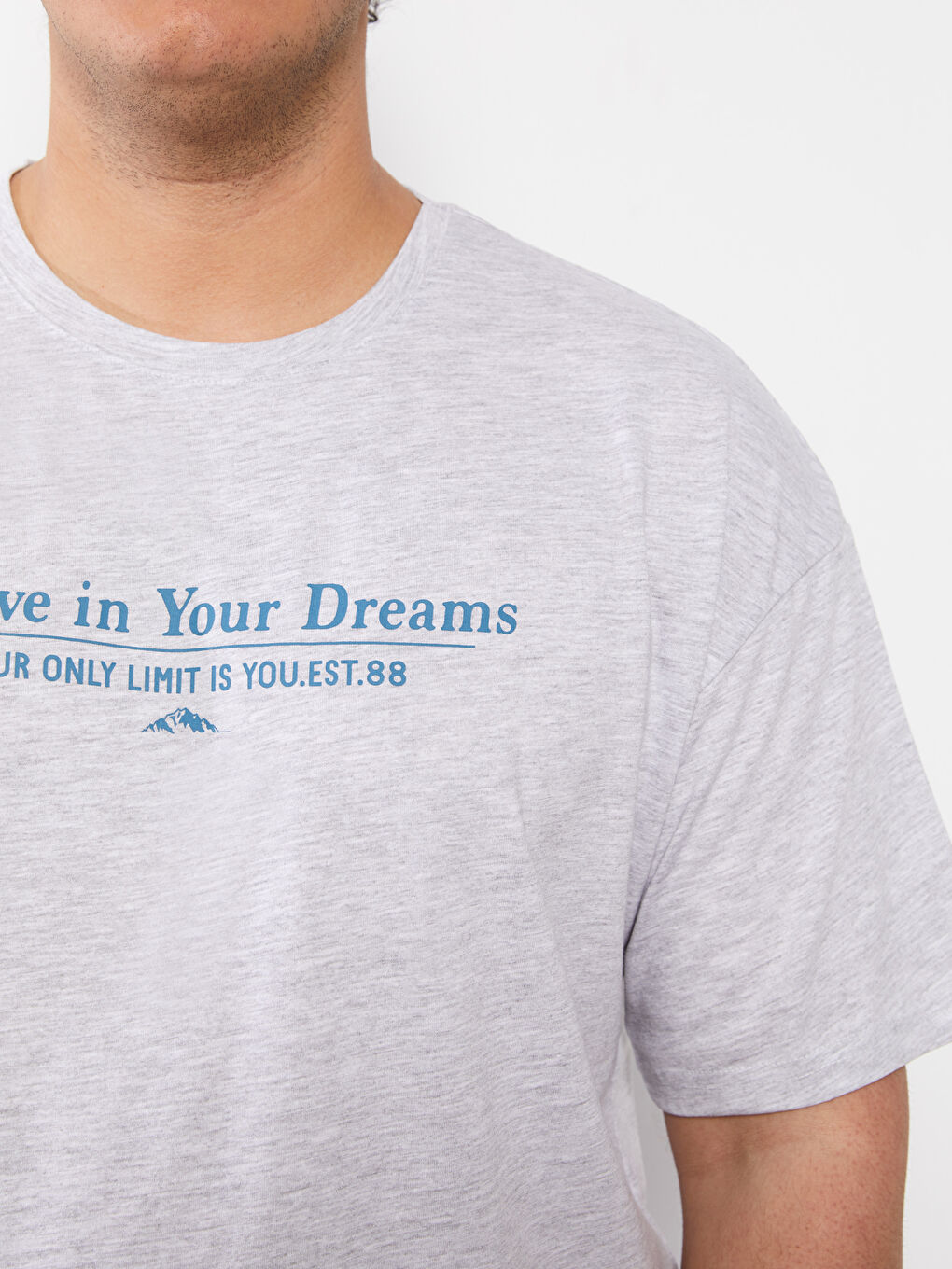 تيشيرت أوفراسايز ياقة دائرية كم قصير مطبوع جيرسي للرجال-3