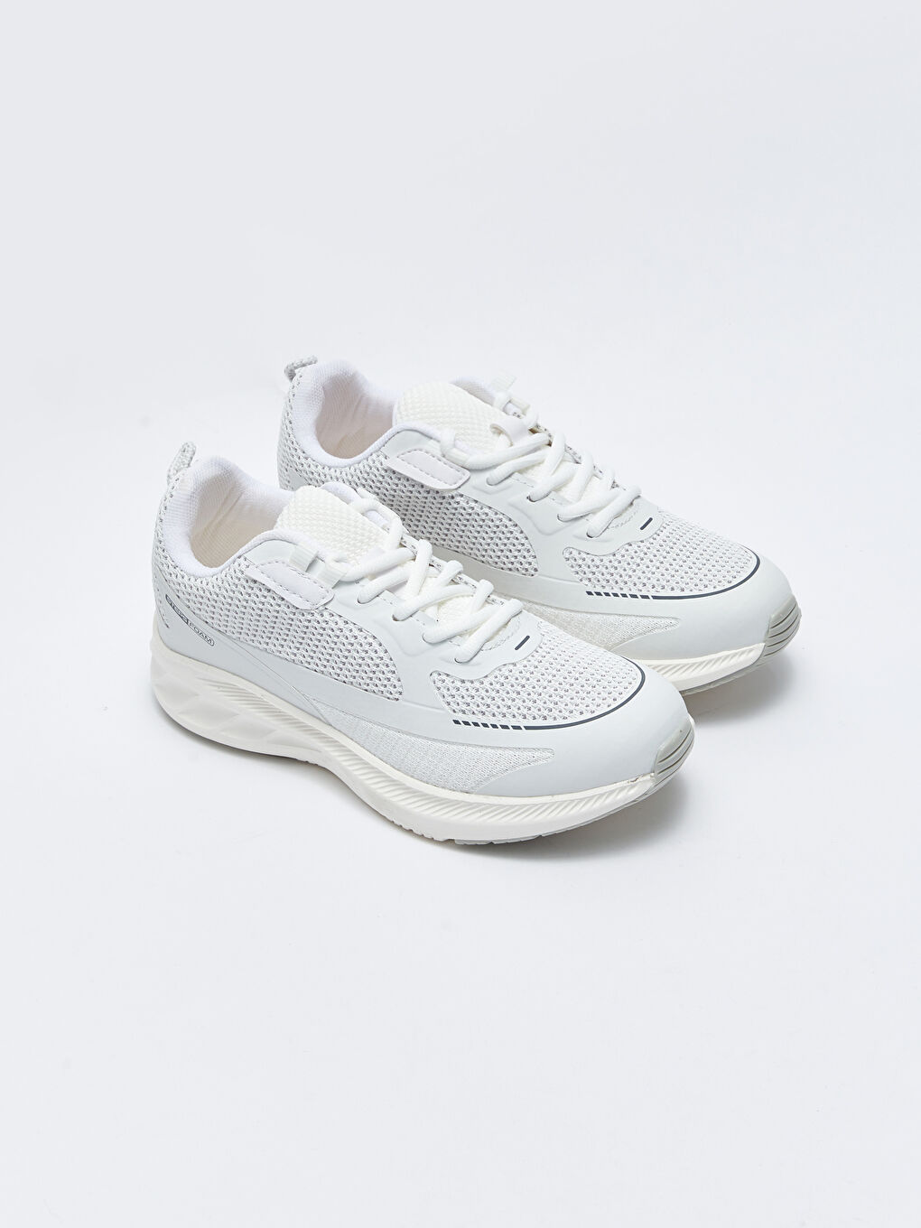 Beyaz Bağcıklı Kadın Aktif Spor Ayakkabı