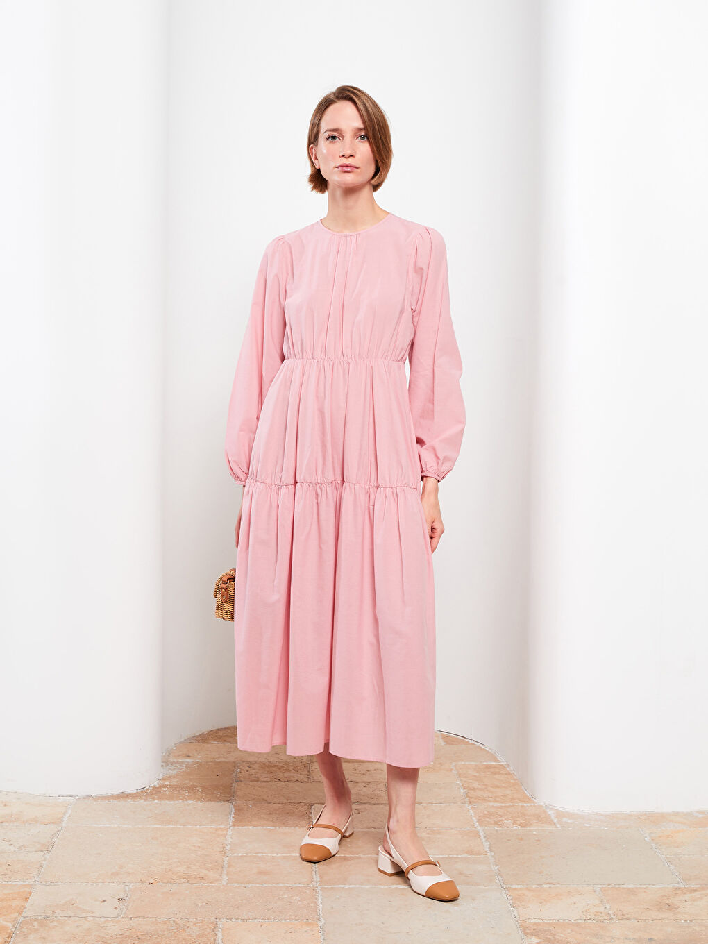 فستان نساء بكول مدور فورم كم طويل قطن