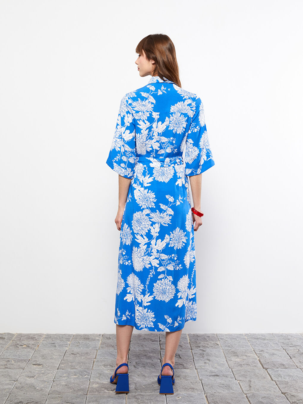 Mavi Çiçekli Kısa Kollu Viskon Kadın Gömlek Elbise-4