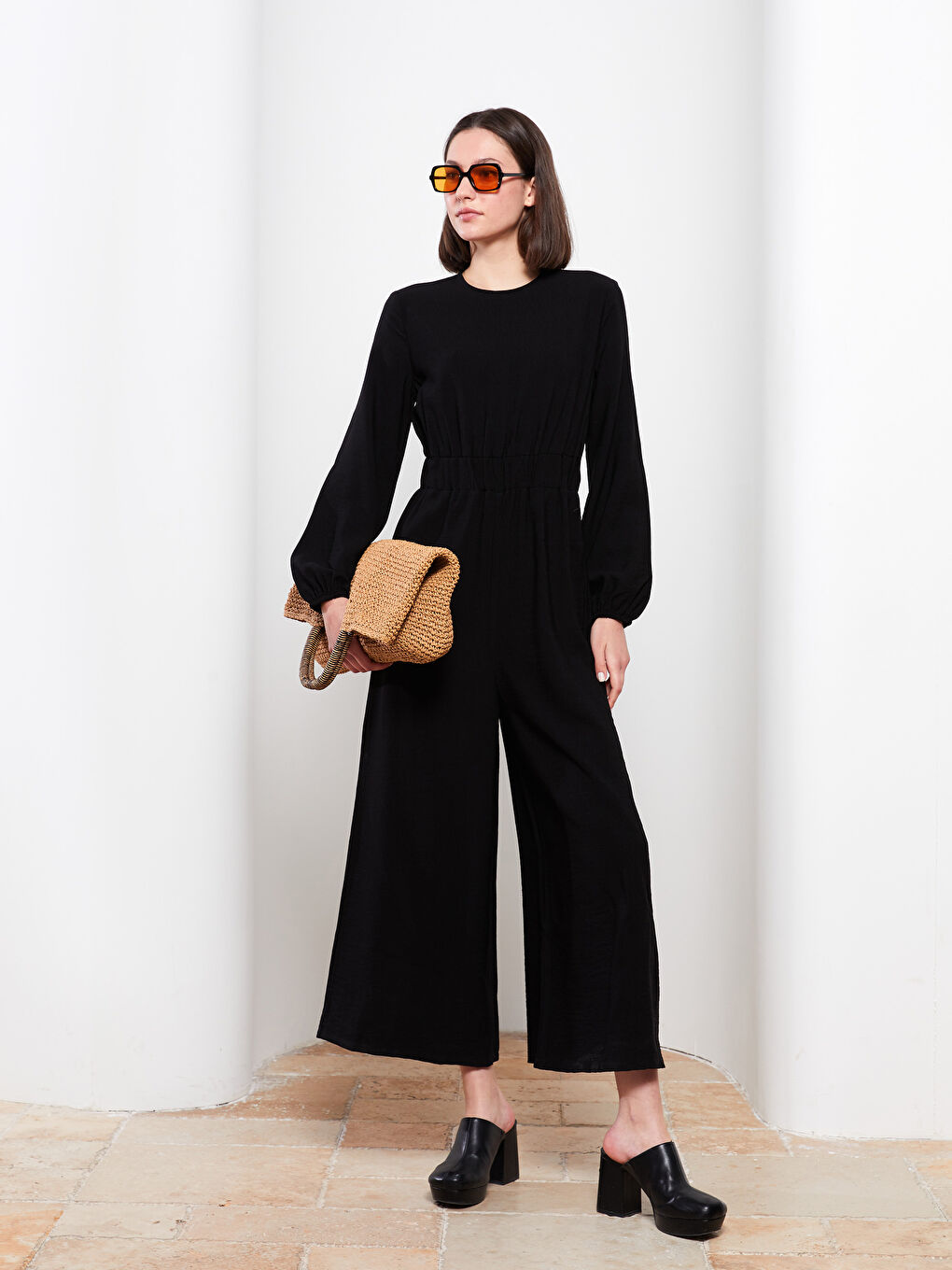 Siyah Bisiklet Yaka Düz Uzun Kollu Kadın Tulum