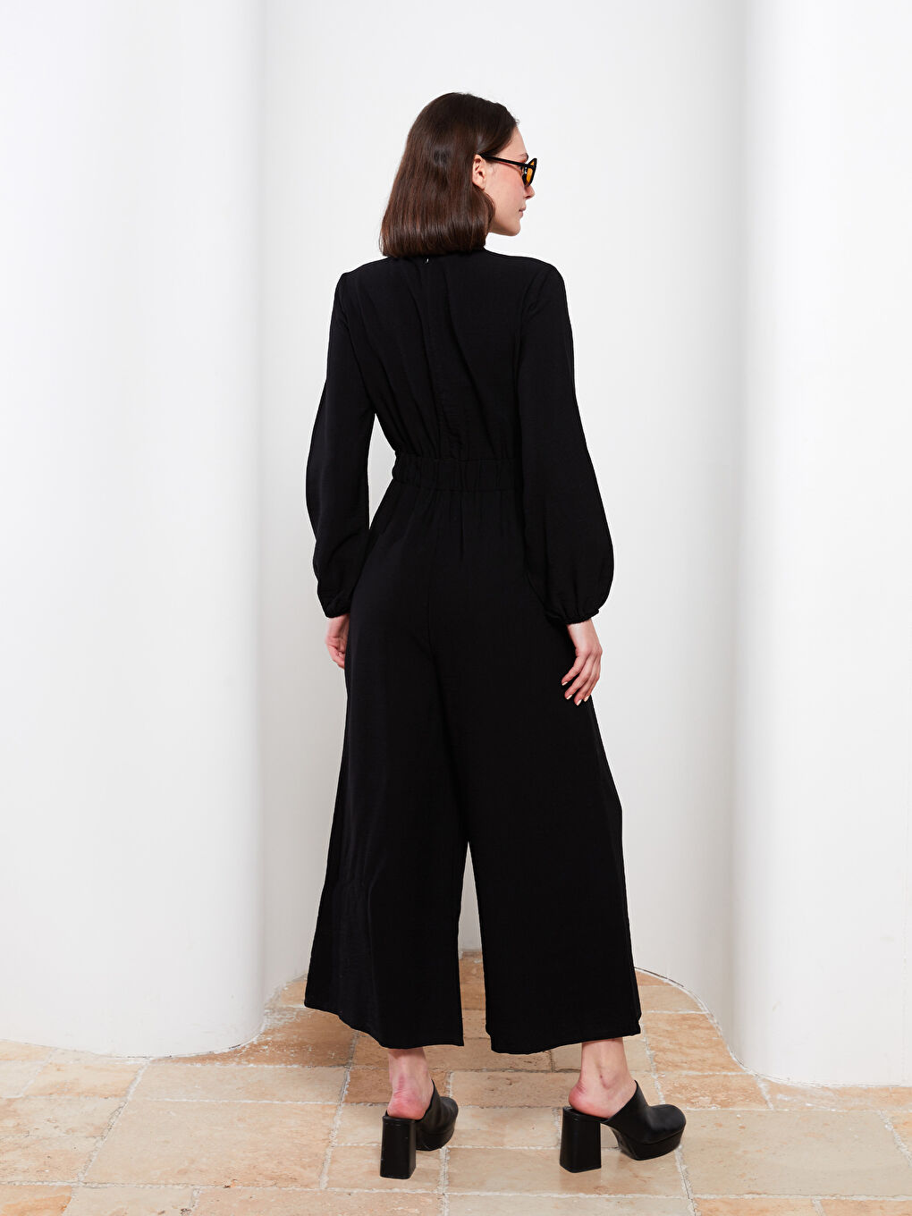 Siyah Bisiklet Yaka Düz Uzun Kollu Kadın Tulum-3