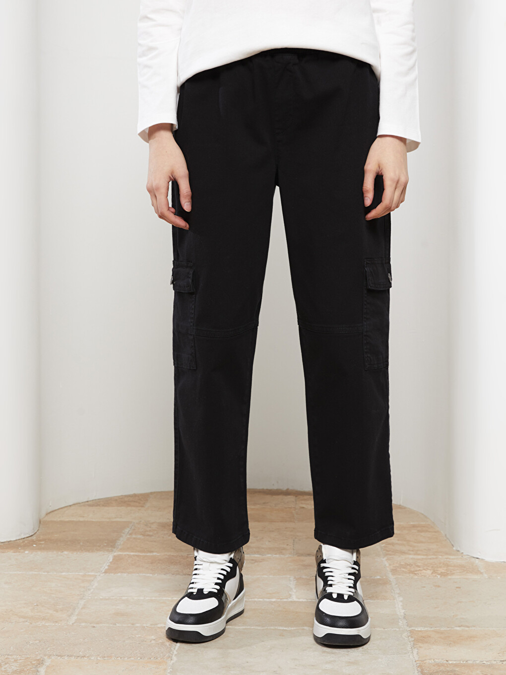 Elastic Waist Comfortable Fit Straight Pocket Detailed Gabardine Women's Trousers-2