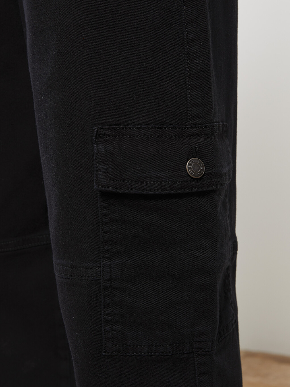 Elastic Waist Comfortable Fit Straight Pocket Detailed Gabardine Women's Trousers-3