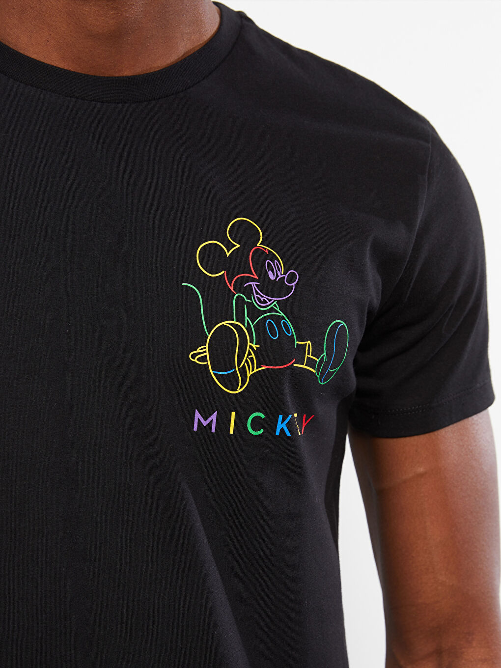 Siyah Bisiklet Yaka Kısa Kollu Mickey Mouse Baskılı Penye Erkek Tişört-3