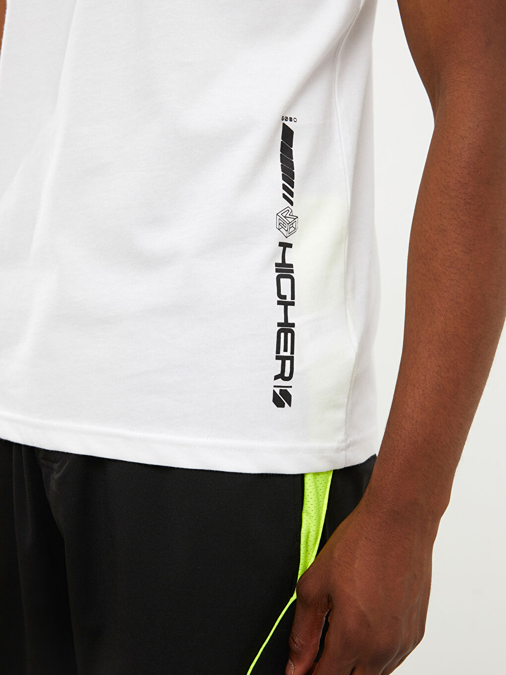 Beyaz Bisiklet Yaka Kısa Kollu Baskılı Erkek Spor Tişört-3