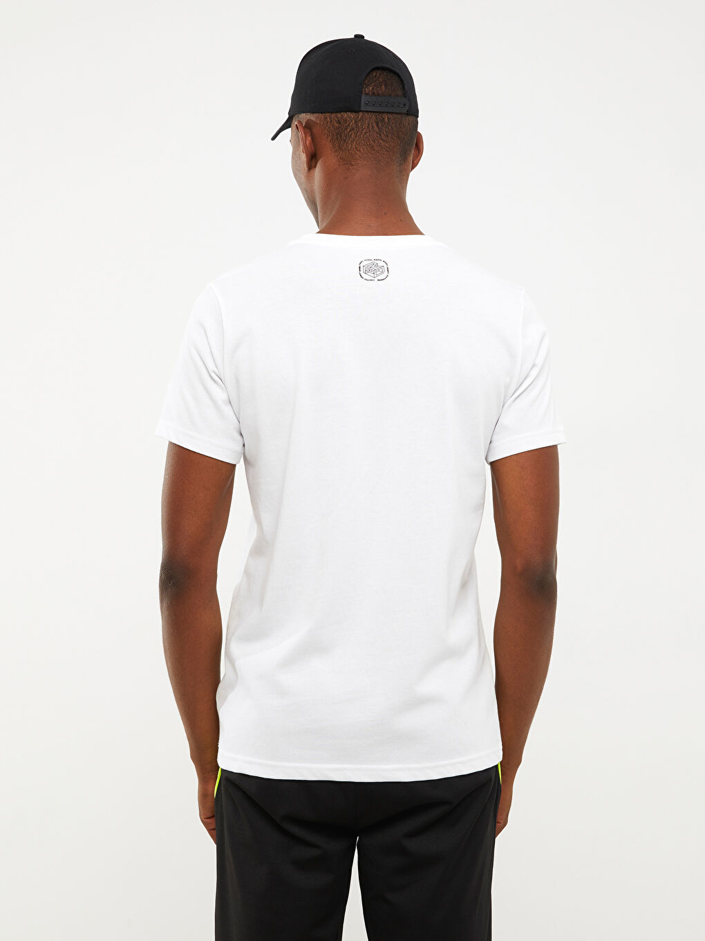 Beyaz Bisiklet Yaka Kısa Kollu Baskılı Erkek Spor Tişört-4