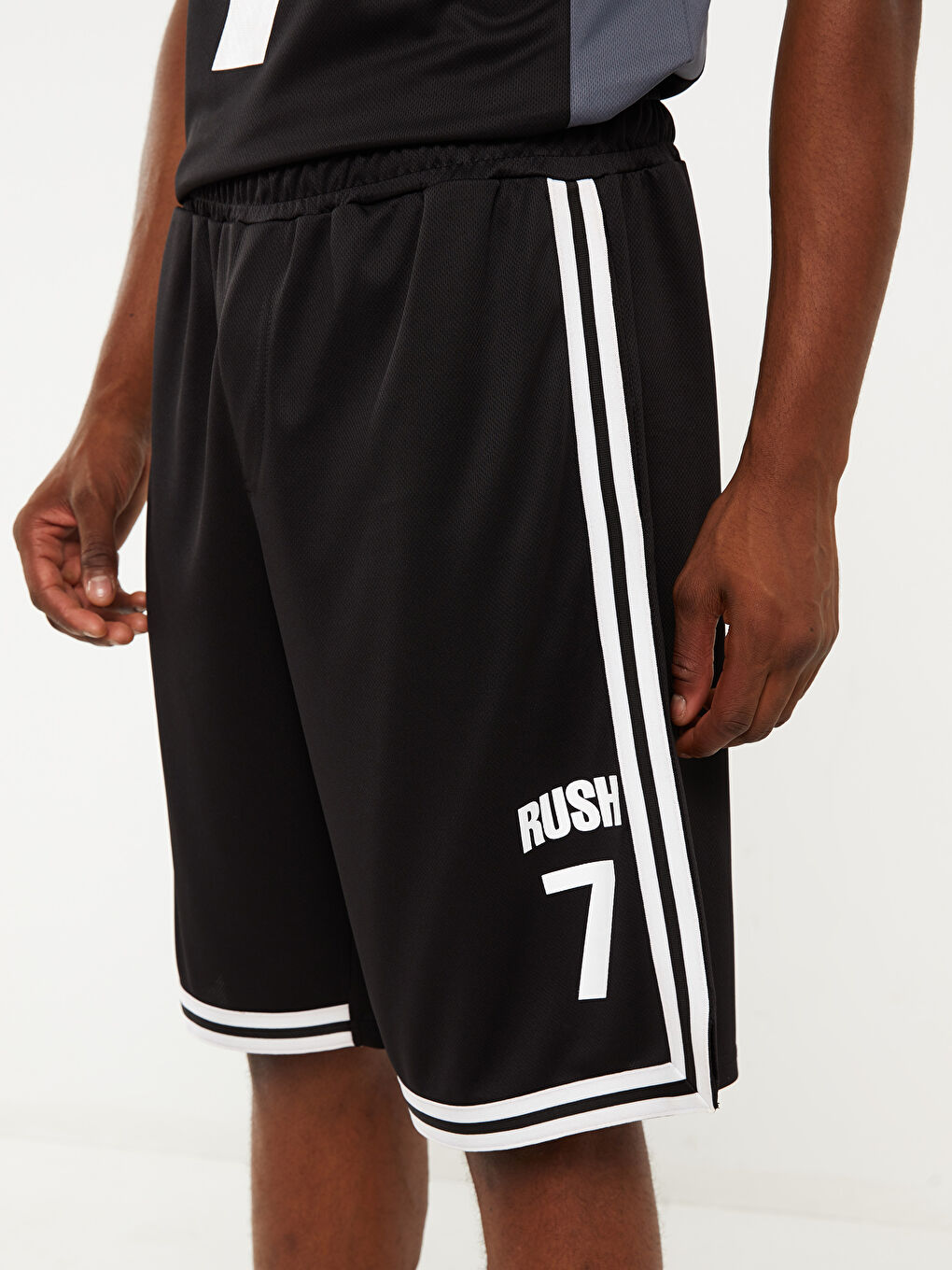 Siyah Standart Kalıp Erkek Basketbol Şortu-5