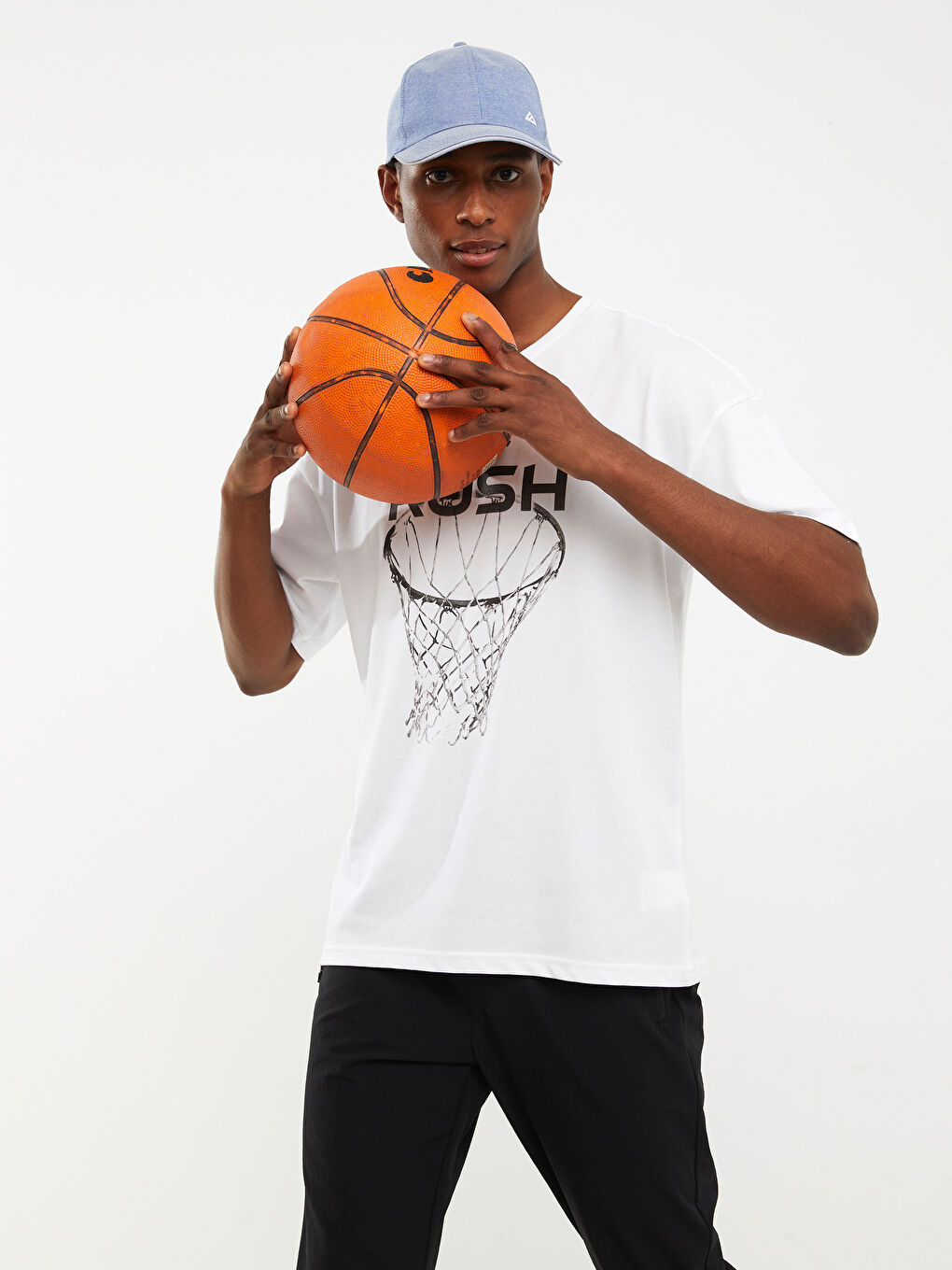 Beyaz Bisiklet Yaka Kısa Kollu Baskılı Erkek Spor Tişört