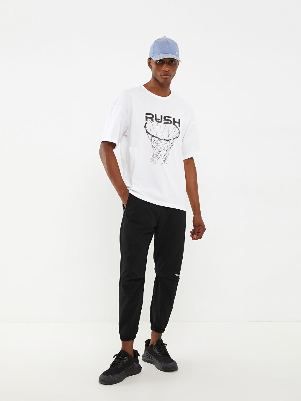 Beyaz Bisiklet Yaka Kısa Kollu Baskılı Erkek Spor Tişört-1