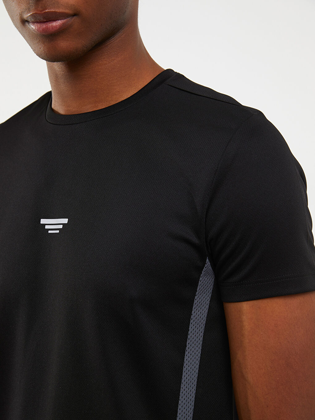 Siyah Bisiklet Yaka Kısa Kollu Baskılı Erkek Spor Tişört-3