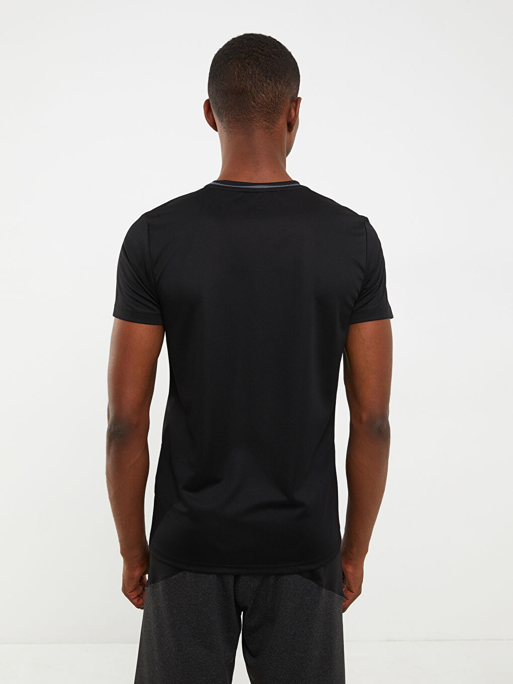 Siyah Bisiklet Yaka Kısa Kollu Baskılı Erkek Spor Tişört-4