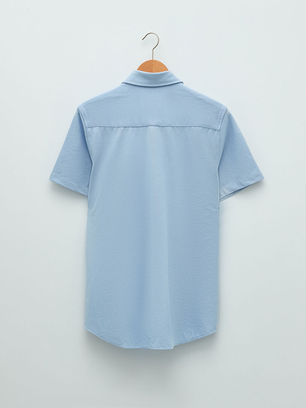 LCWAIKIKI Basic Chemise à Manches Courtes Coupe Régulière pour Hommes -S2IF53Z8-UC9