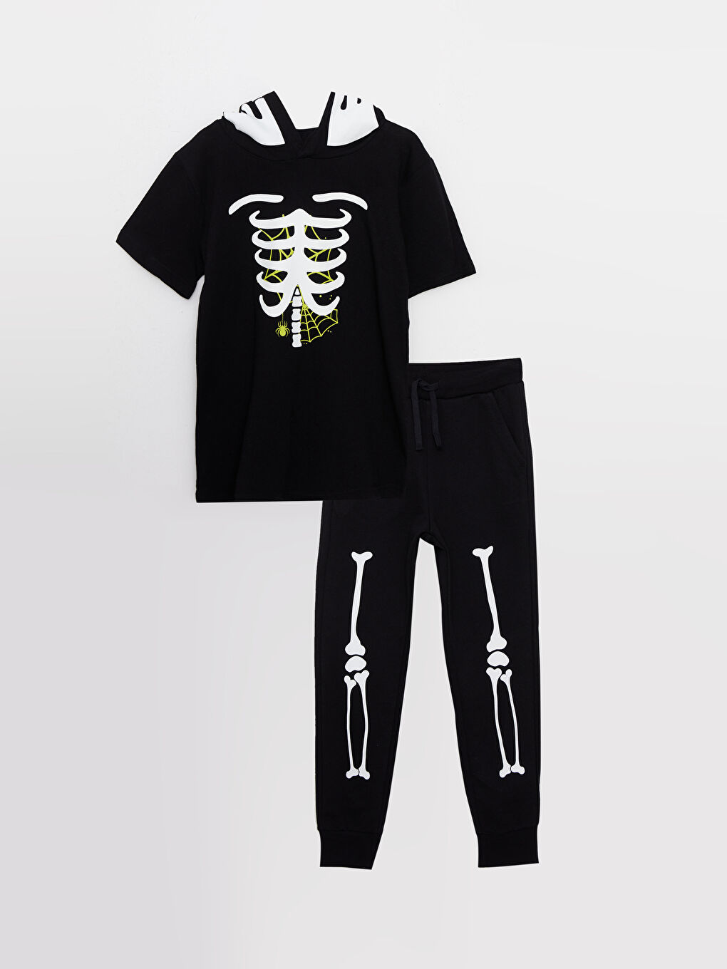 Siyah Kapüşonlu Baskılı Kısa Kollu Erkek Çocuk Tişört ve Eşofman Altı