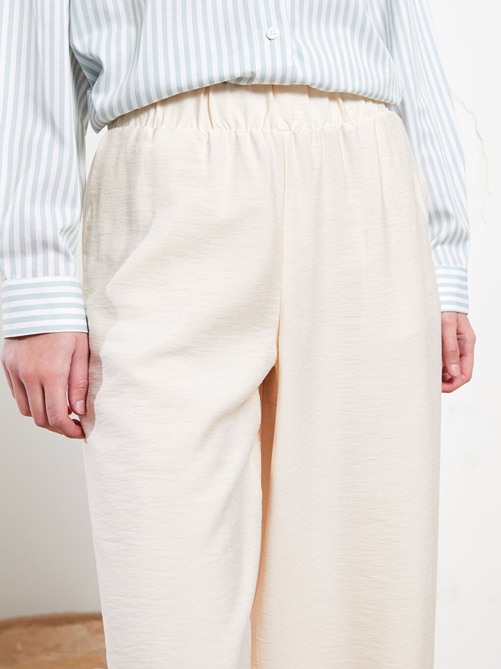 بنطلون بالازو حريمي رجل واسعة بتفاصيل جيب و خصر مطاطي مستقيم-2