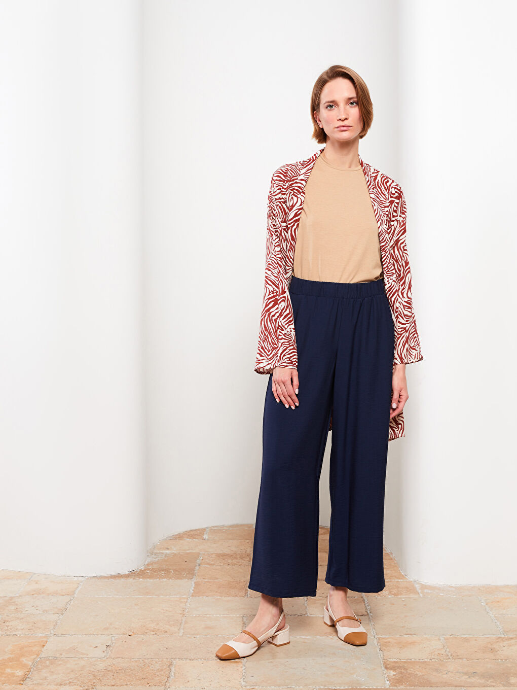 Lacivert Beli Lastikli Düz Cep Detaylı Geniş Paça Kadın Palazzo Pantolon-1