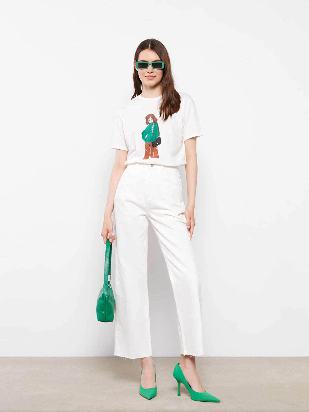 Beyaz Mom Fit Düz Cep Detaylı Kadın Rodeo Jean Pantolon