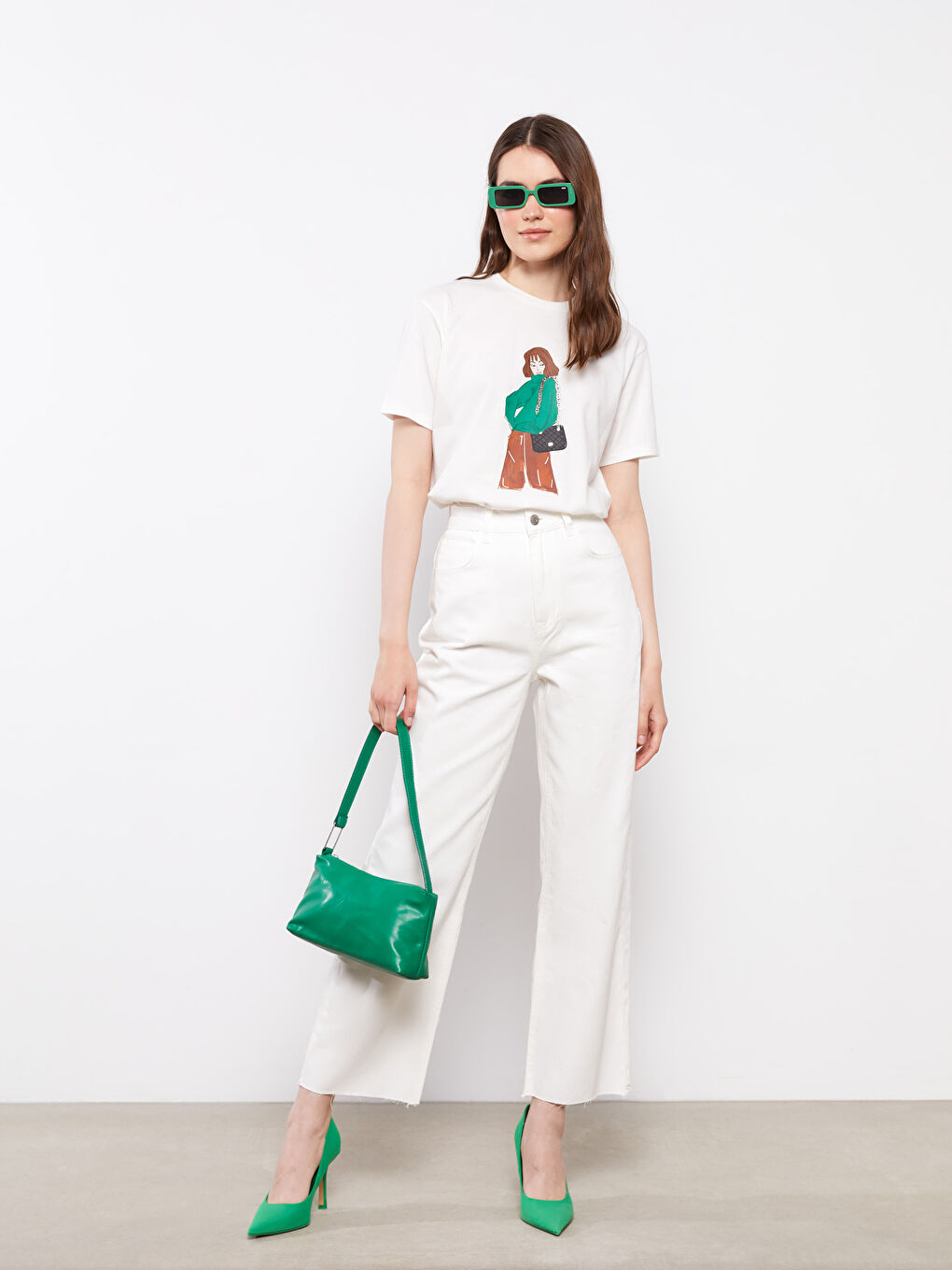 Beyaz Mom Fit Düz Cep Detaylı Kadın Rodeo Jean Pantolon-1