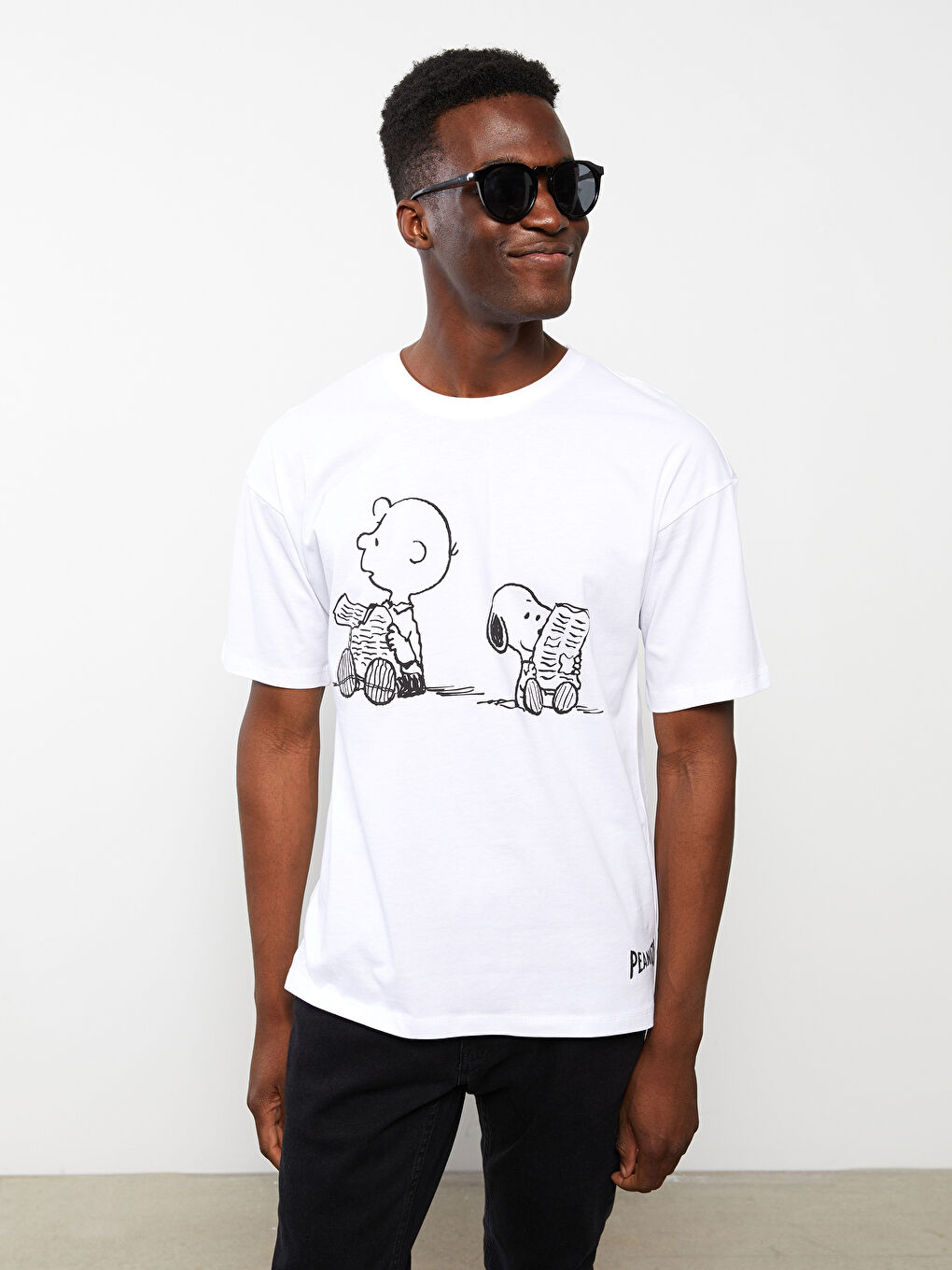 تيشيرت ياقة دائرية كم قصير مطبوع سنوبي جيرسي للرجال-2