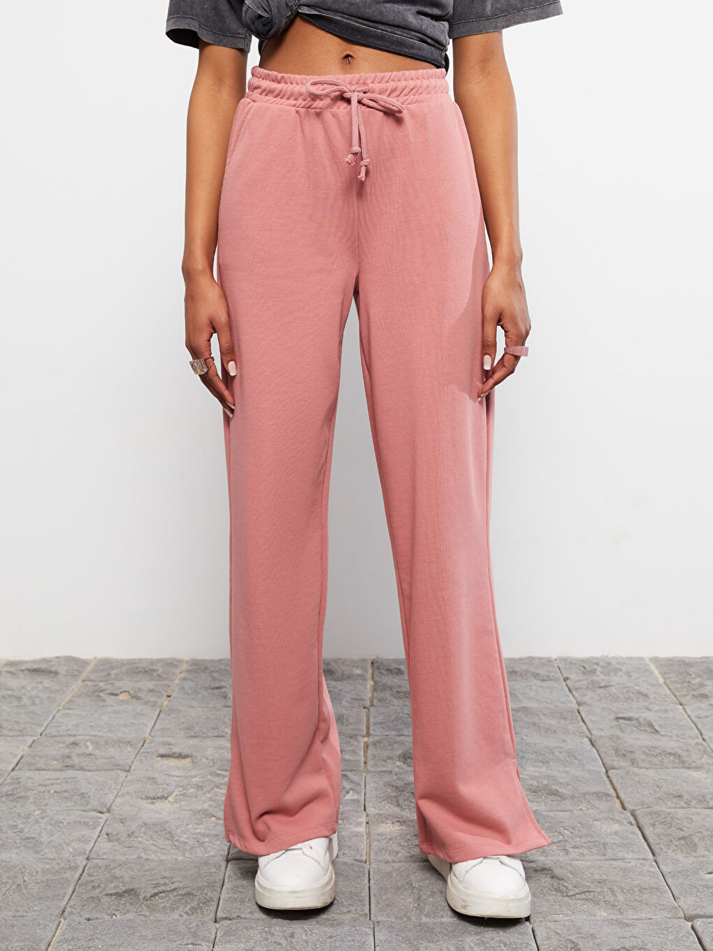 بنطلون رياضي بخصر مرن وجيوب عادية للسيدات-2