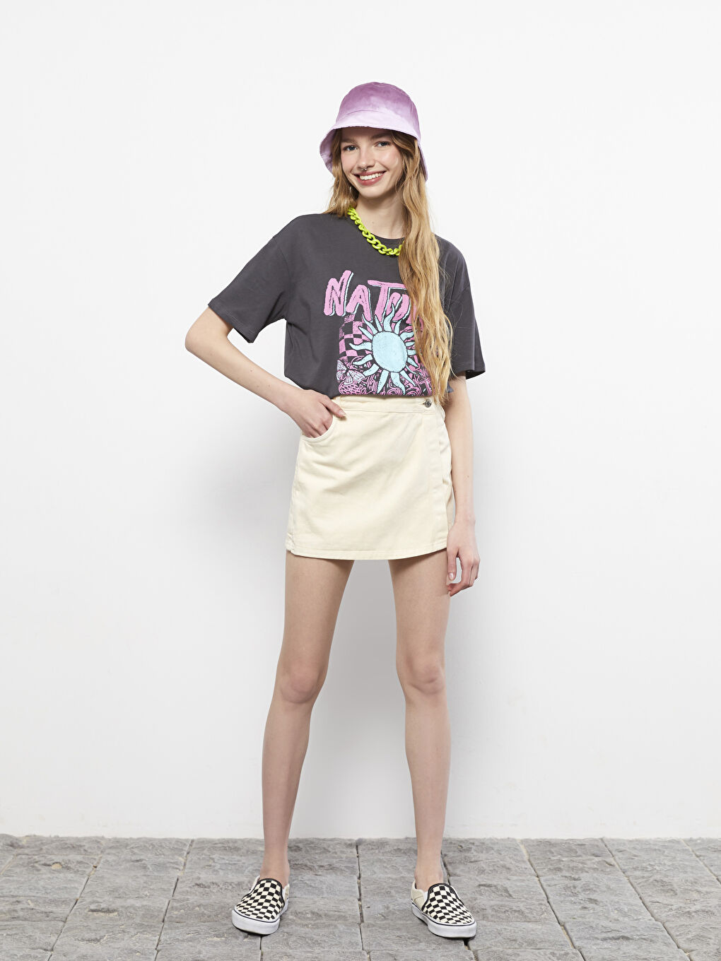 Gri Bisiklet Yaka Baskılı Kısa Kollu Pamuklu Kadın Tişört-2