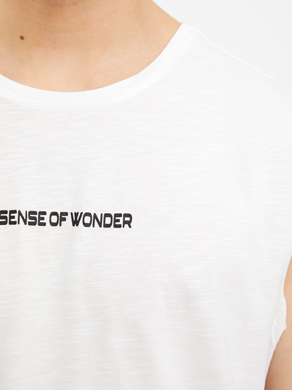 Beyaz Bisiklet Yaka Baskılı Erkek Kolsuz Tişört-3