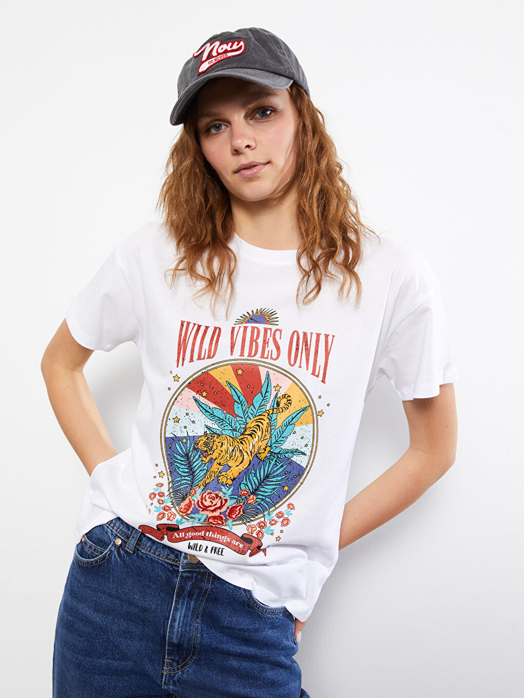 Beyaz Bisiklet Yaka Baskılı Kısa Kollu Pamuklu Kadın Tişört-2