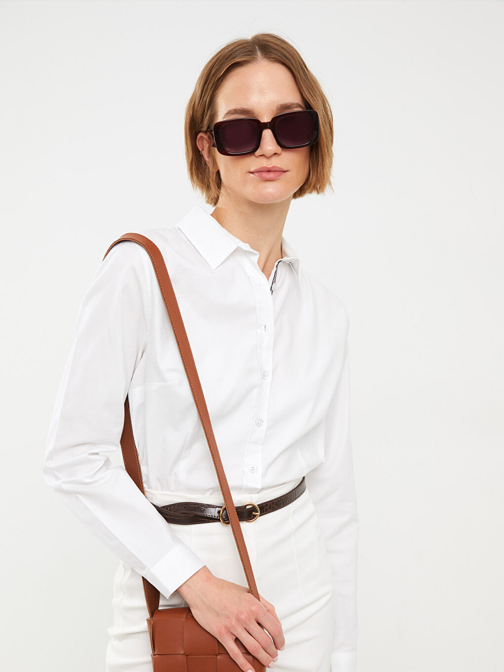 Beyaz Önden Düğme Kapamalı Düz Uzun Kollu Oxford Kadın Gömlek-1