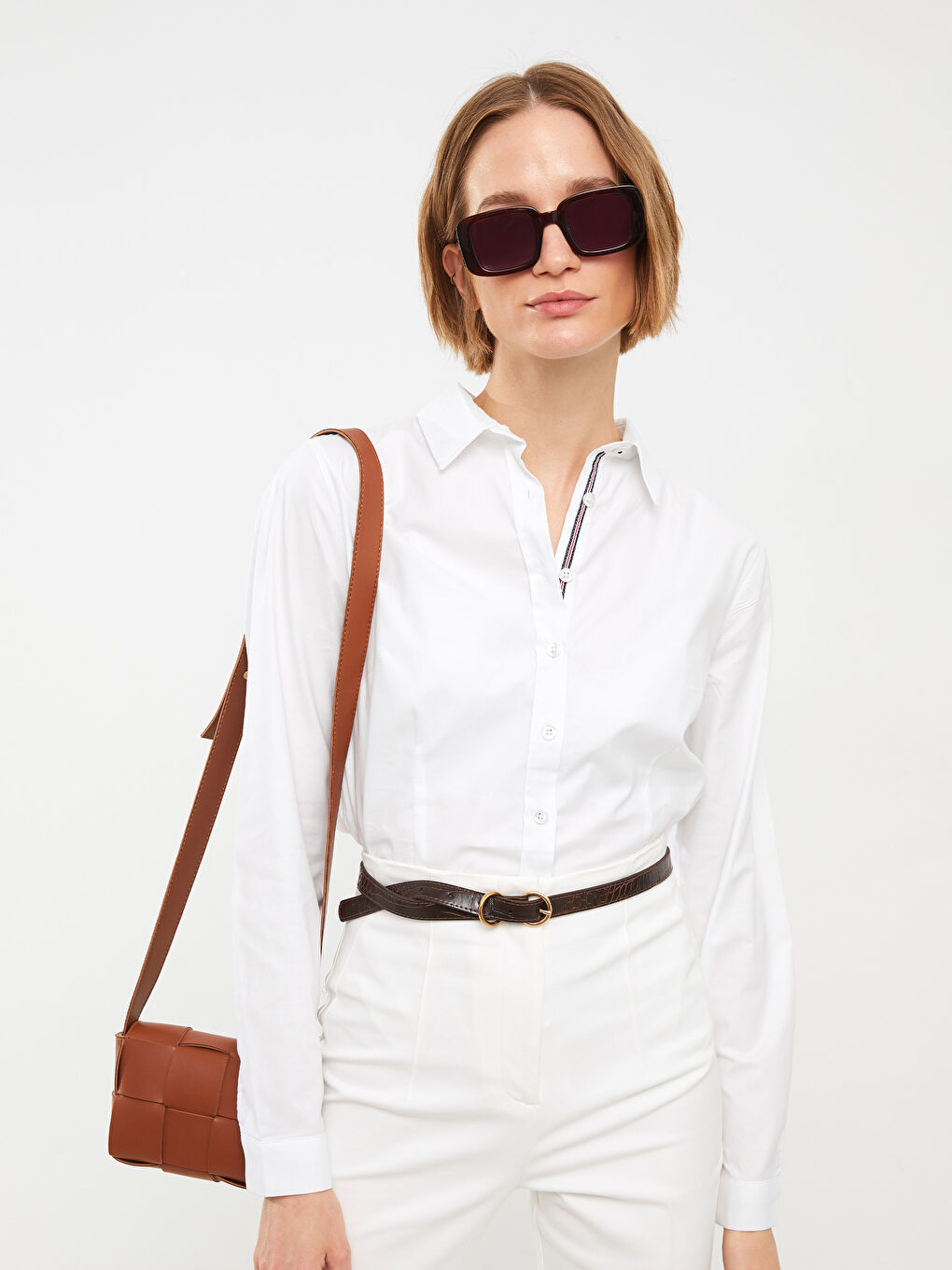 Beyaz Önden Düğme Kapamalı Düz Uzun Kollu Oxford Kadın Gömlek-2