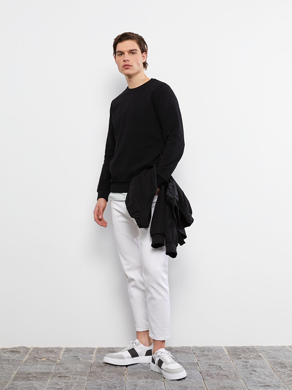 Siyah Bisiklet Yaka Uzun Kollu Erkek Sweatshirt-1