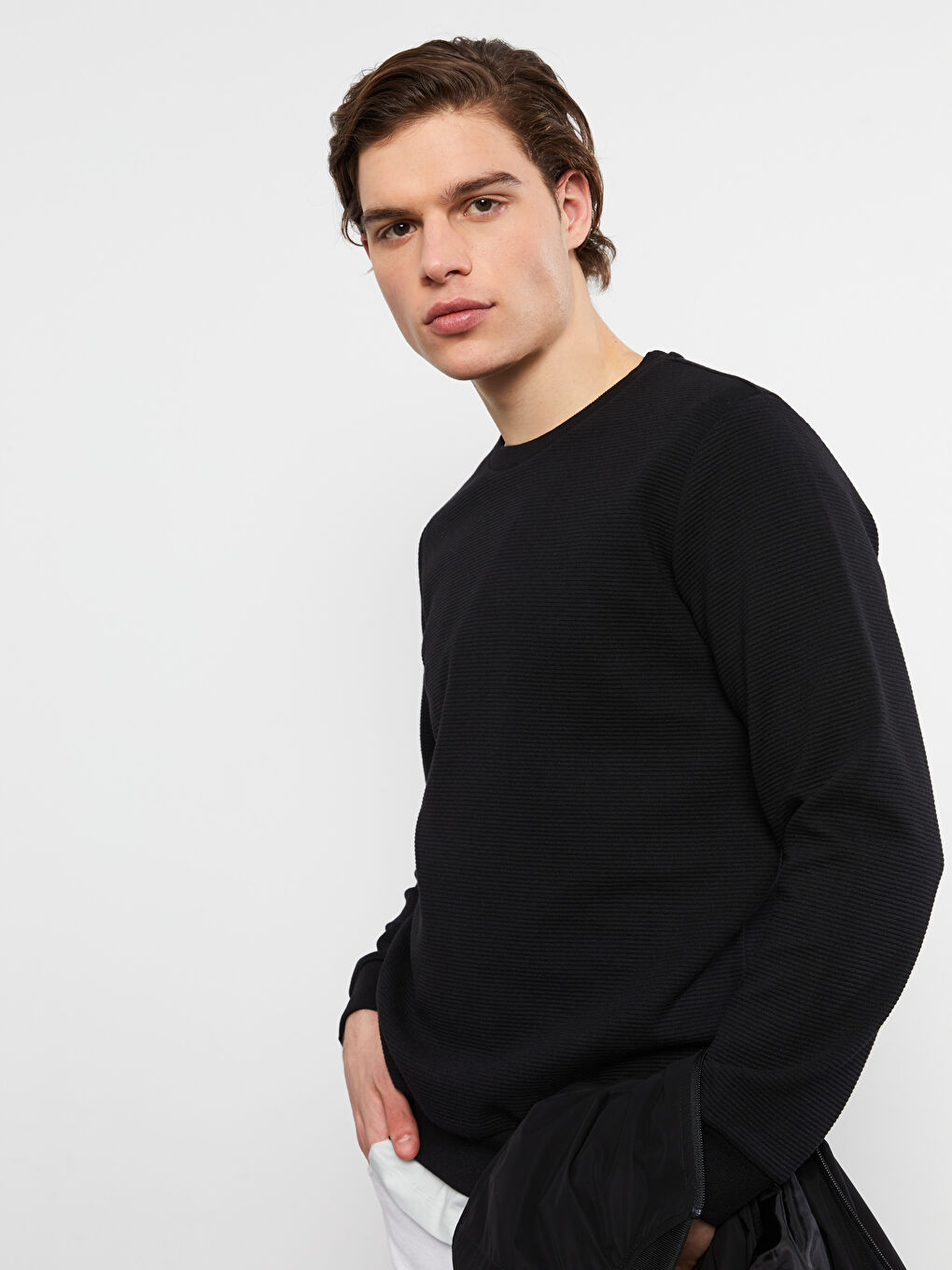 Siyah Bisiklet Yaka Uzun Kollu Erkek Sweatshirt-2