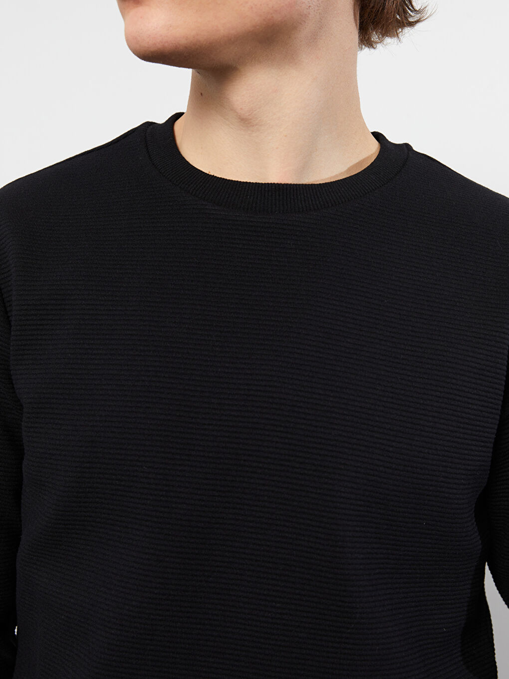 Siyah Bisiklet Yaka Uzun Kollu Erkek Sweatshirt-3