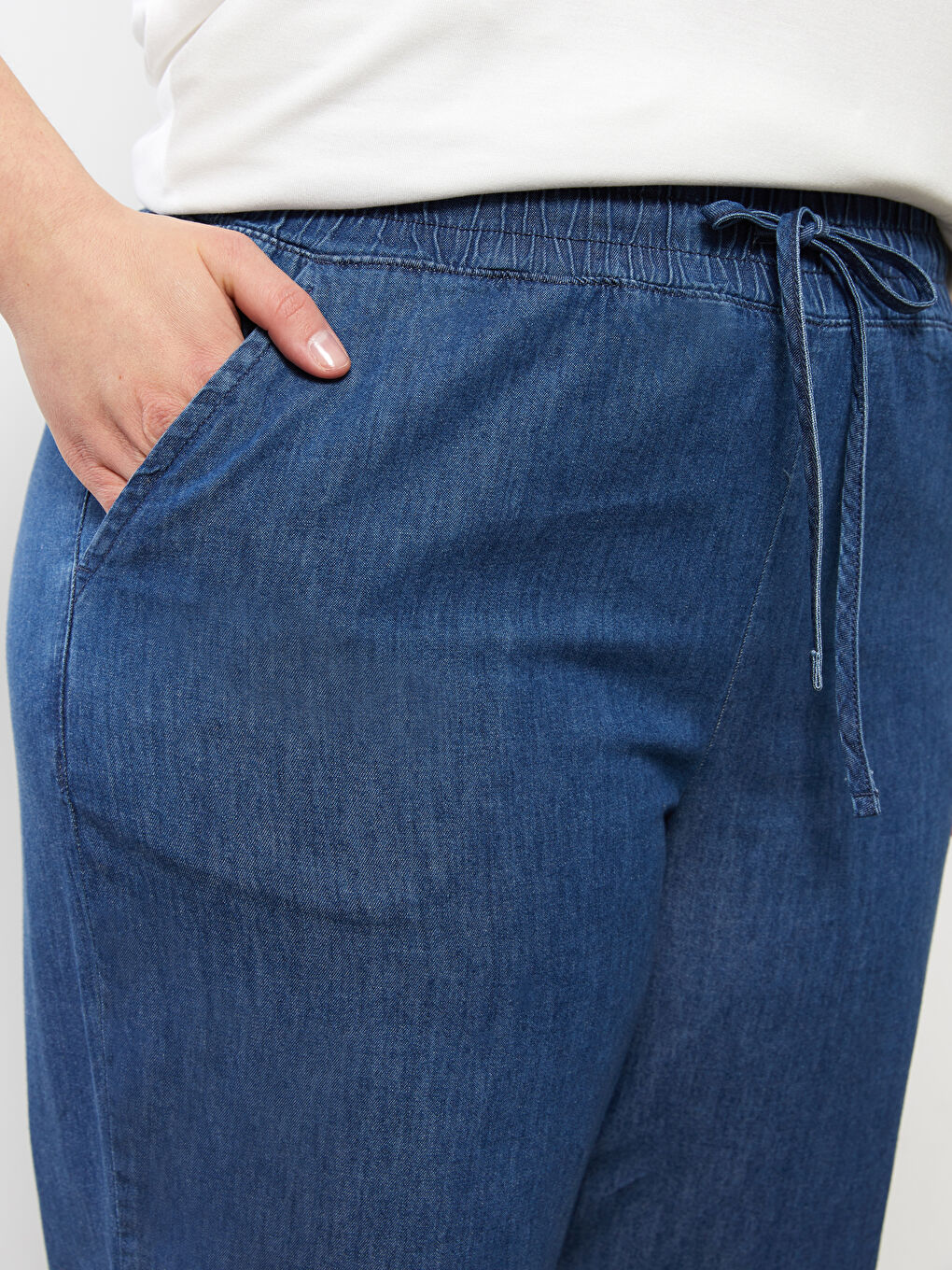 İndigo Büyük Beden Beli Lastikli Cep Detaylı Kadın Rodeo Jean Pantolon-2