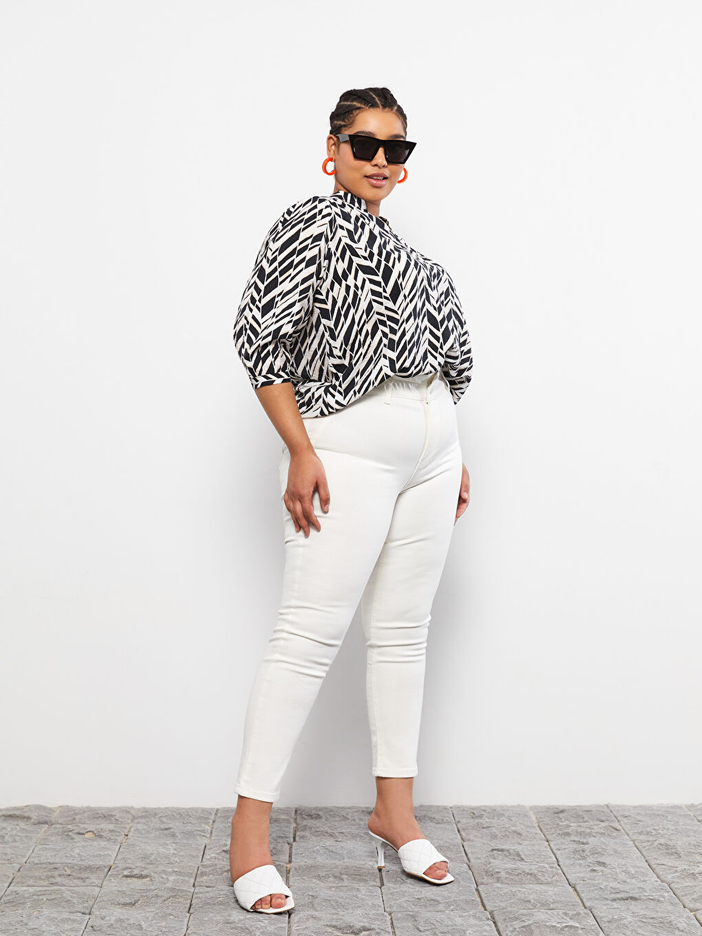 Ekru Kadın Büyük Beden Beli Lastikli Düz Jean Pantolon-1