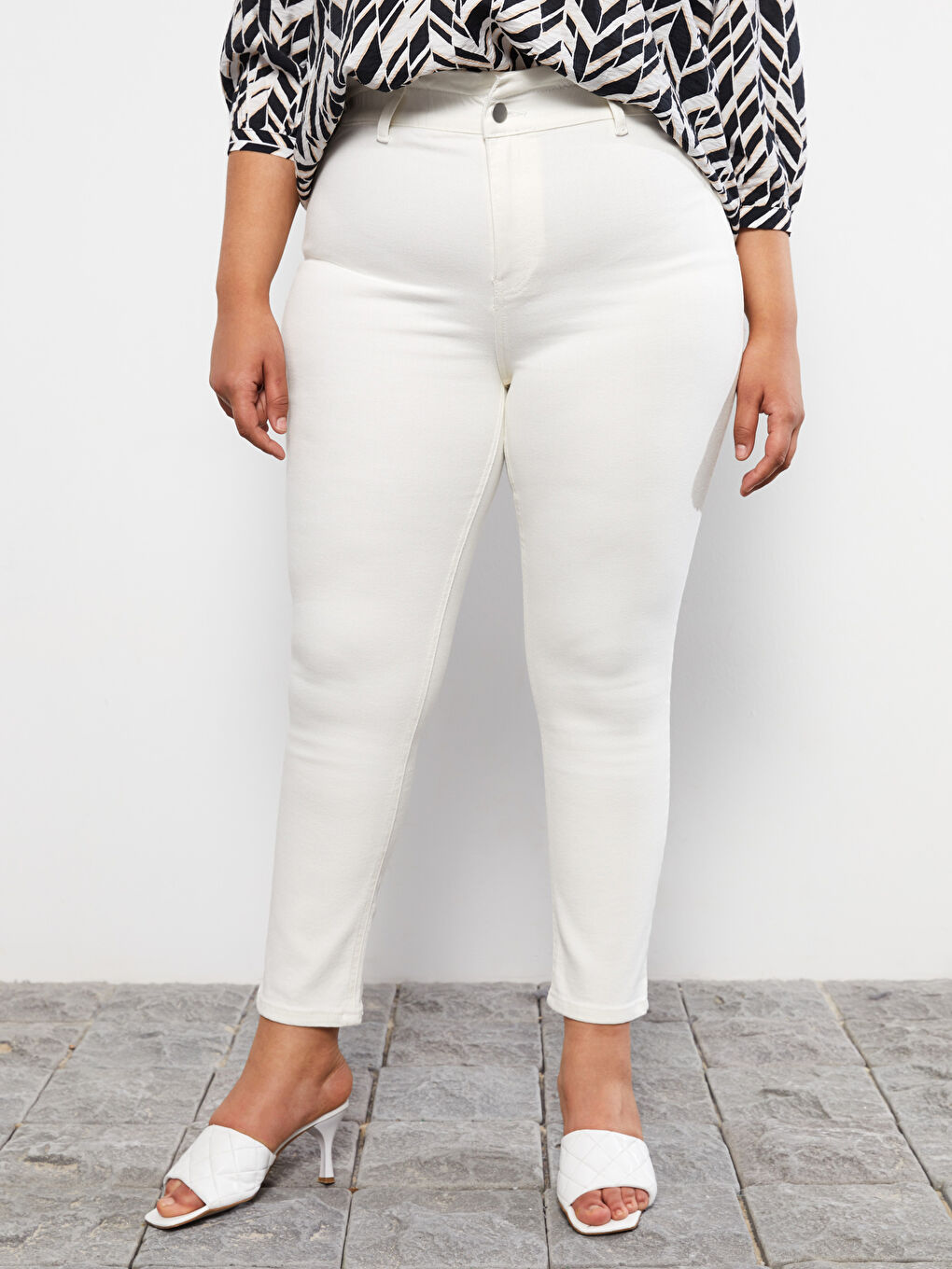 Ekru Kadın Büyük Beden Beli Lastikli Düz Jean Pantolon-3