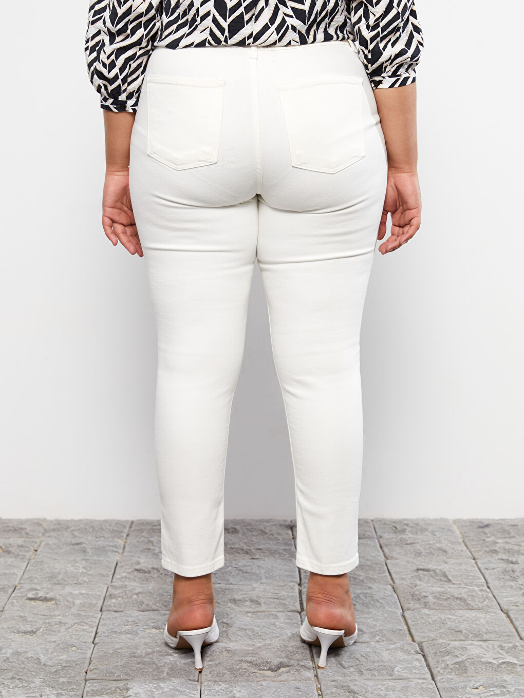 Ekru Kadın Büyük Beden Beli Lastikli Düz Jean Pantolon-4