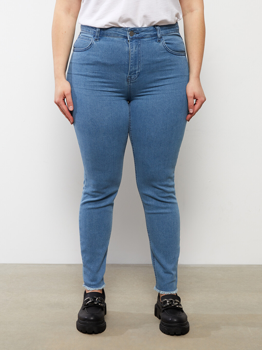Large Size Mercury Skinny Fit Women's Rodeo Jean Pants with Pocket Detail-3