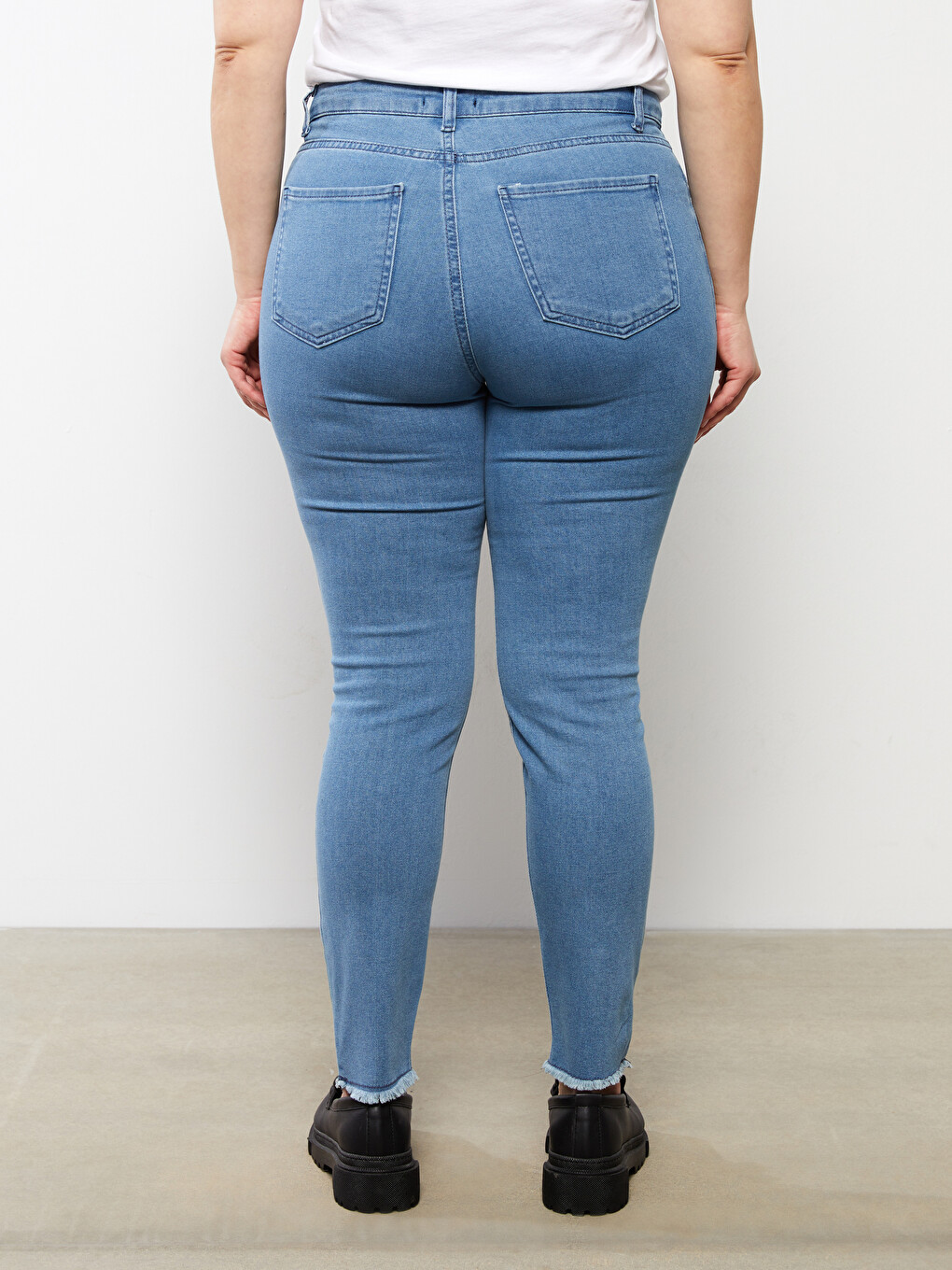 Large Size Mercury Skinny Fit Women's Rodeo Jean Pants with Pocket Detail-4