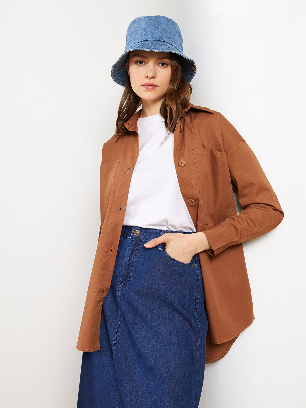 Kahverengi Düz Uzun Kollu Oversize Gabardin Kadın Gömlek Tunik