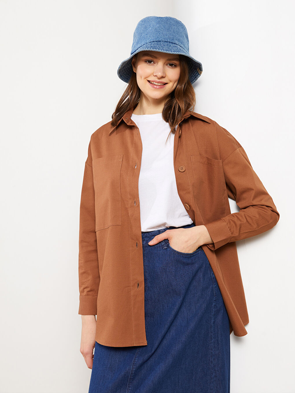 Kahverengi Düz Uzun Kollu Oversize Gabardin Kadın Gömlek Tunik-1