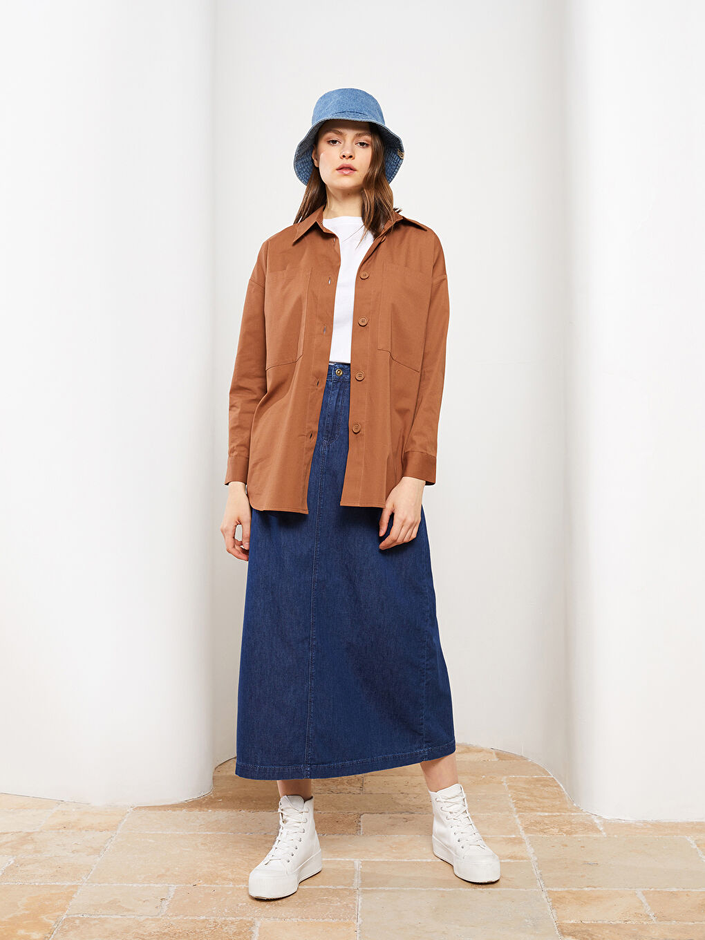 Kahverengi Düz Uzun Kollu Oversize Gabardin Kadın Gömlek Tunik-2