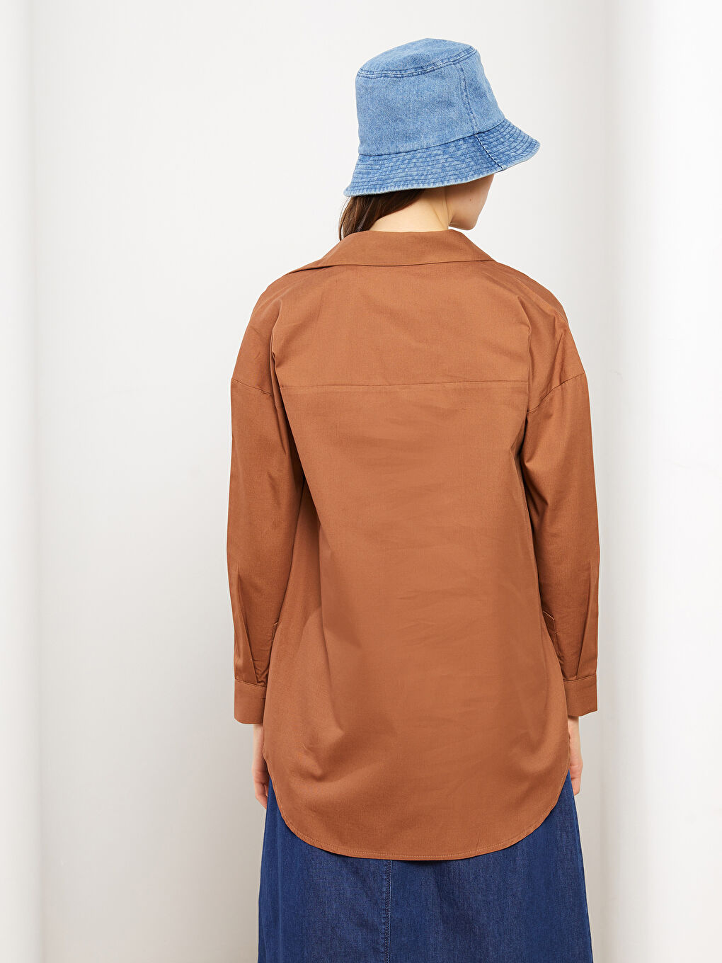 Kahverengi Düz Uzun Kollu Oversize Gabardin Kadın Gömlek Tunik-5