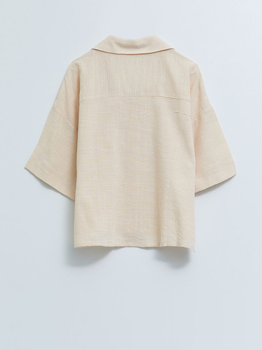 Bej Önden Düğme Kapamalı Düz Kısa Kollu Kadın Gömlek-6