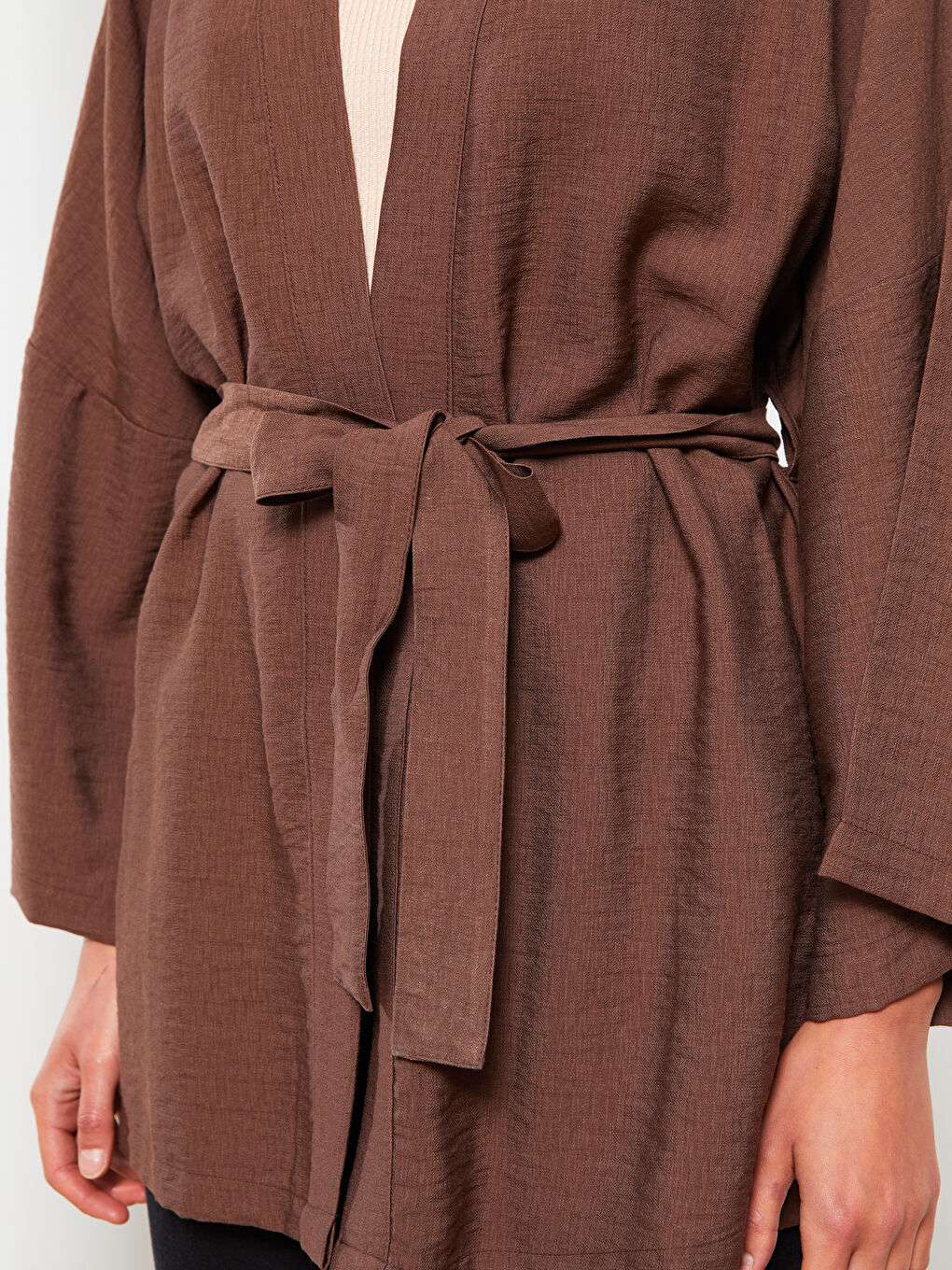 Kahverengi Şal Yaka Düz Beli Kuşaklı Uzun Kollu Kadın Kimono-3