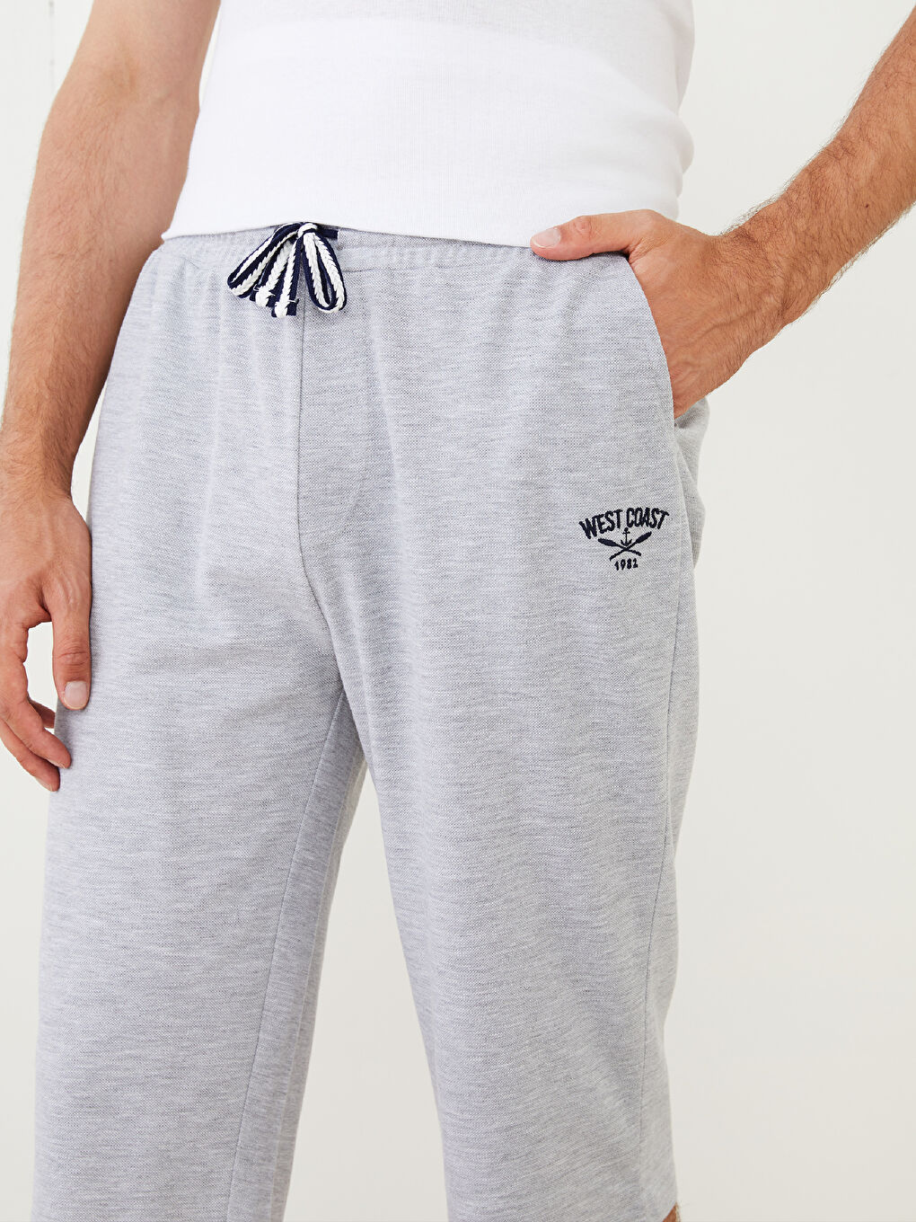 LC WAIKIKI Standard Fit Men's Pyjama Bottom Shorts -S2II33Z8-LAL