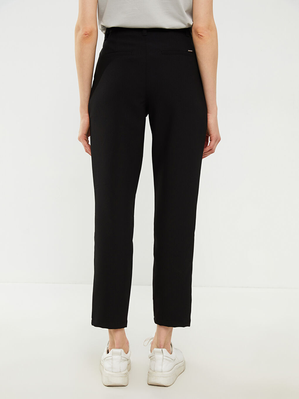 Siyah Standart Fit Düz Cep Detaylı Kadın Pantolon-2